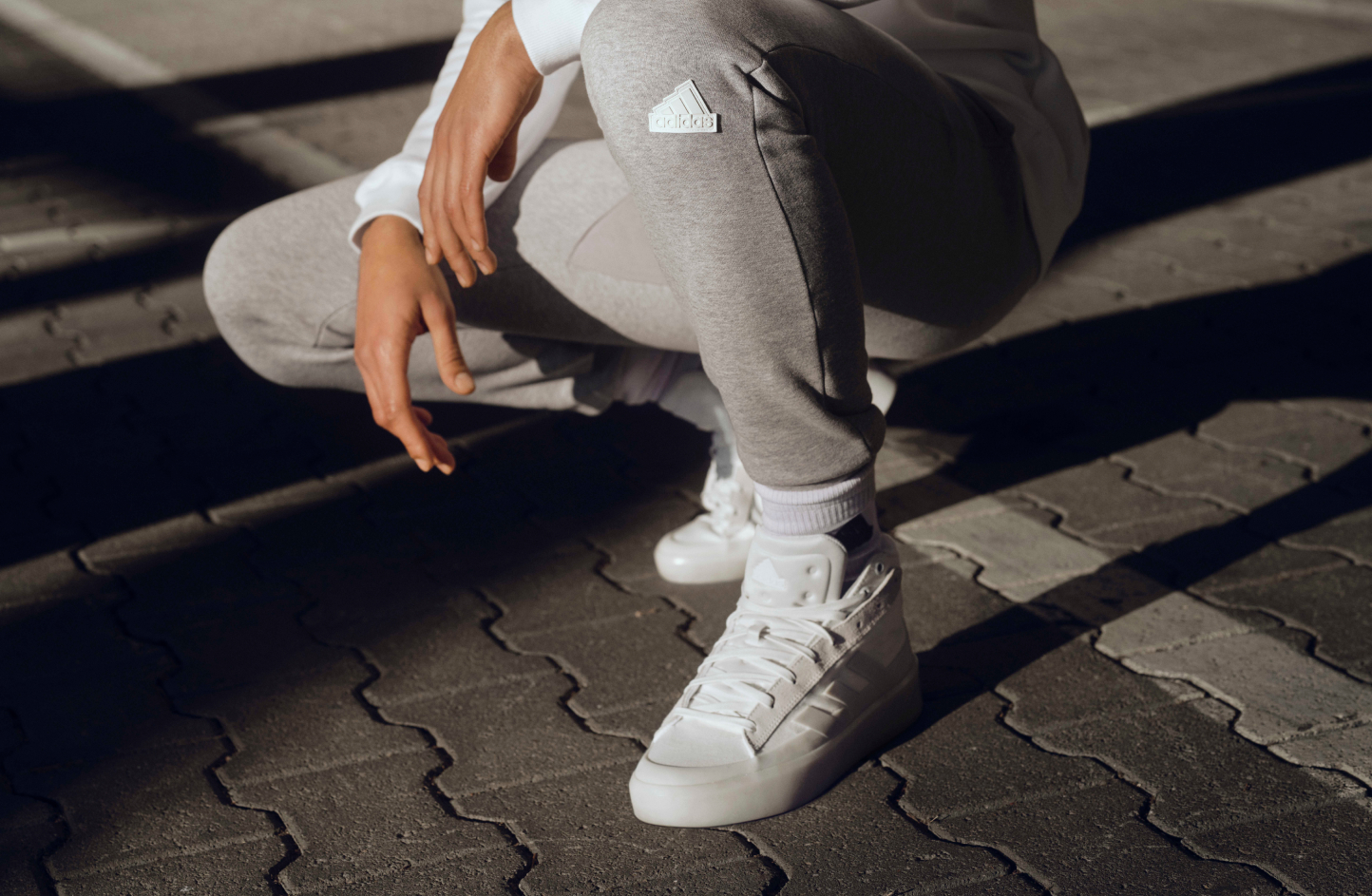 How to style white trainers: comfort and style